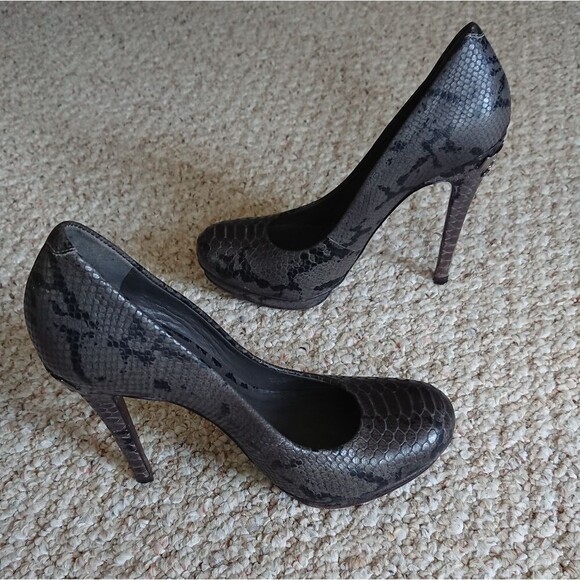 TORY BURCH Jude Pumps Snake print with silver Logo size 8M - Picture 1 of 15